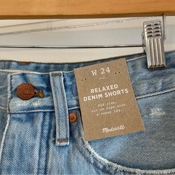 Madewell Relaxed Denim shorts in Cedarcroft wash