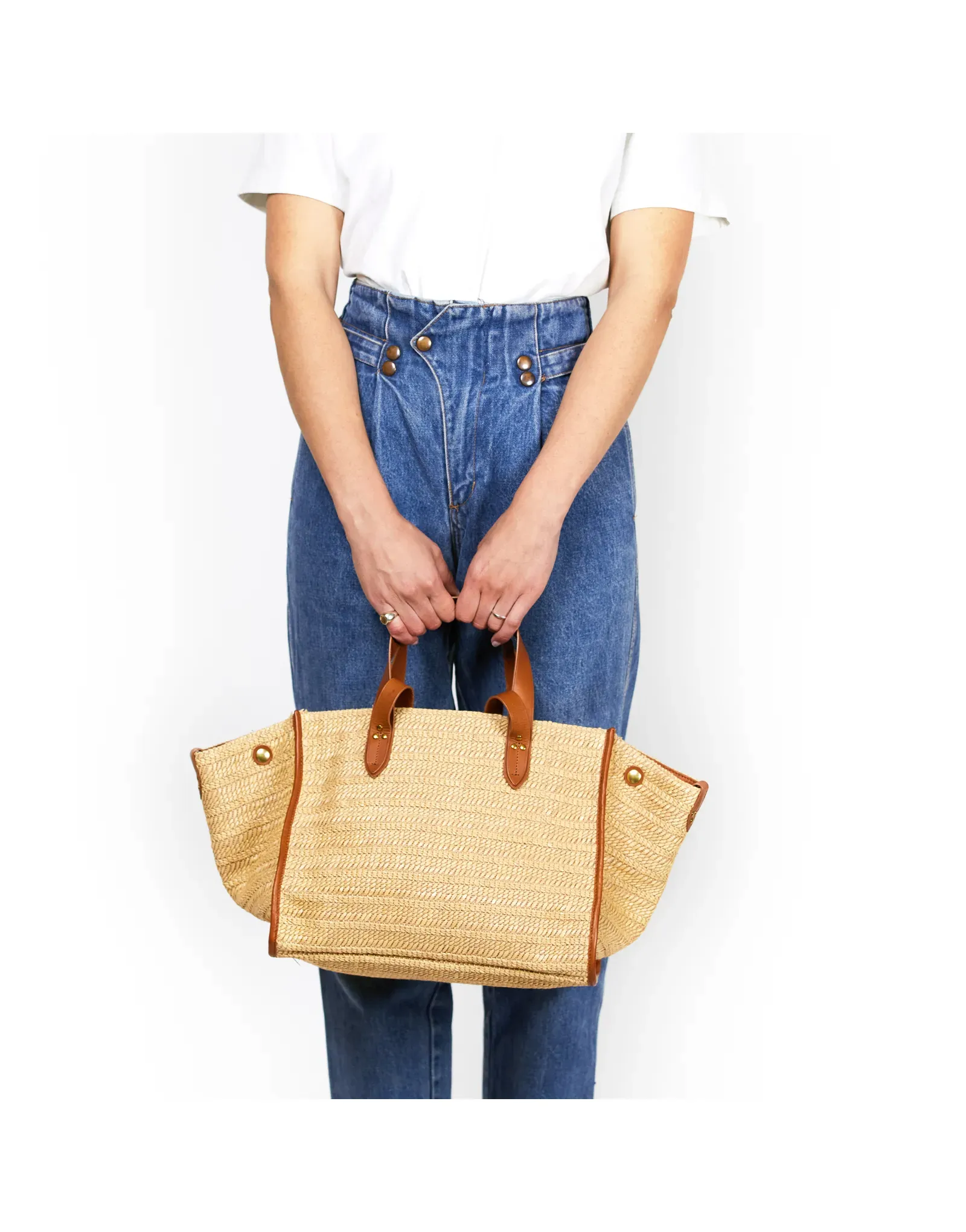 Medium Leon Bag in Raphia