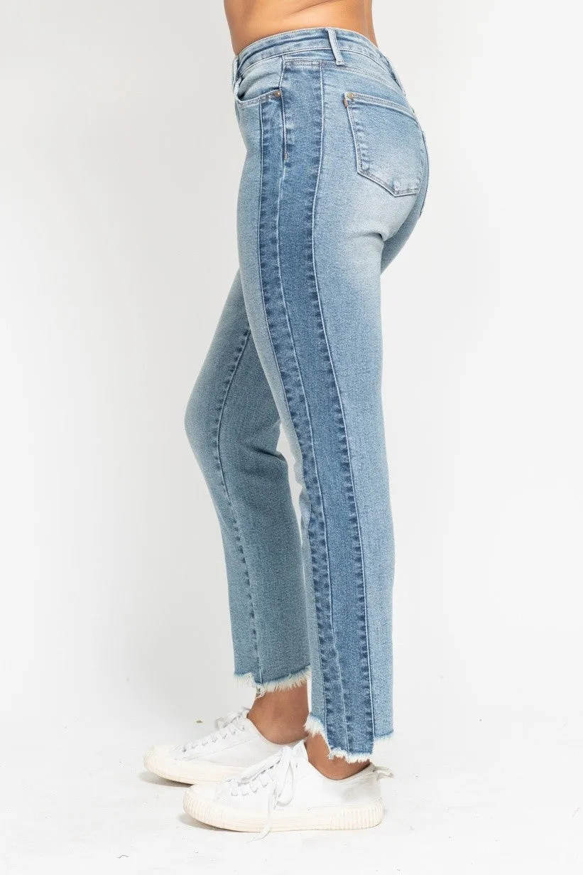 Medium Vintage Wash Side Panel Fray Hem Slim Judy Blue Jeans 9/16/24 8897