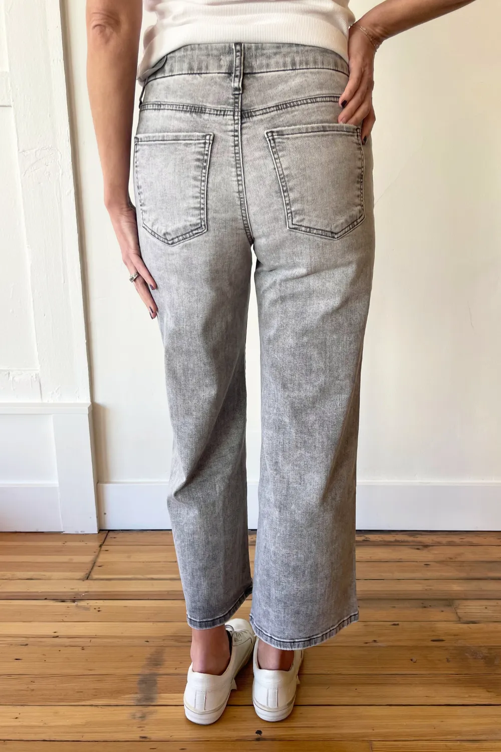 Meg High Rise Fab Ab Wide Leg Back Forward Clean Hem