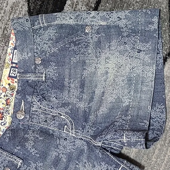 MISS ME FLORAL DESIGN MID-RISE DENIM JEAN