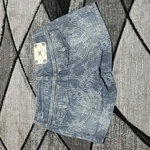 MISS ME FLORAL DESIGN MID-RISE DENIM JEAN