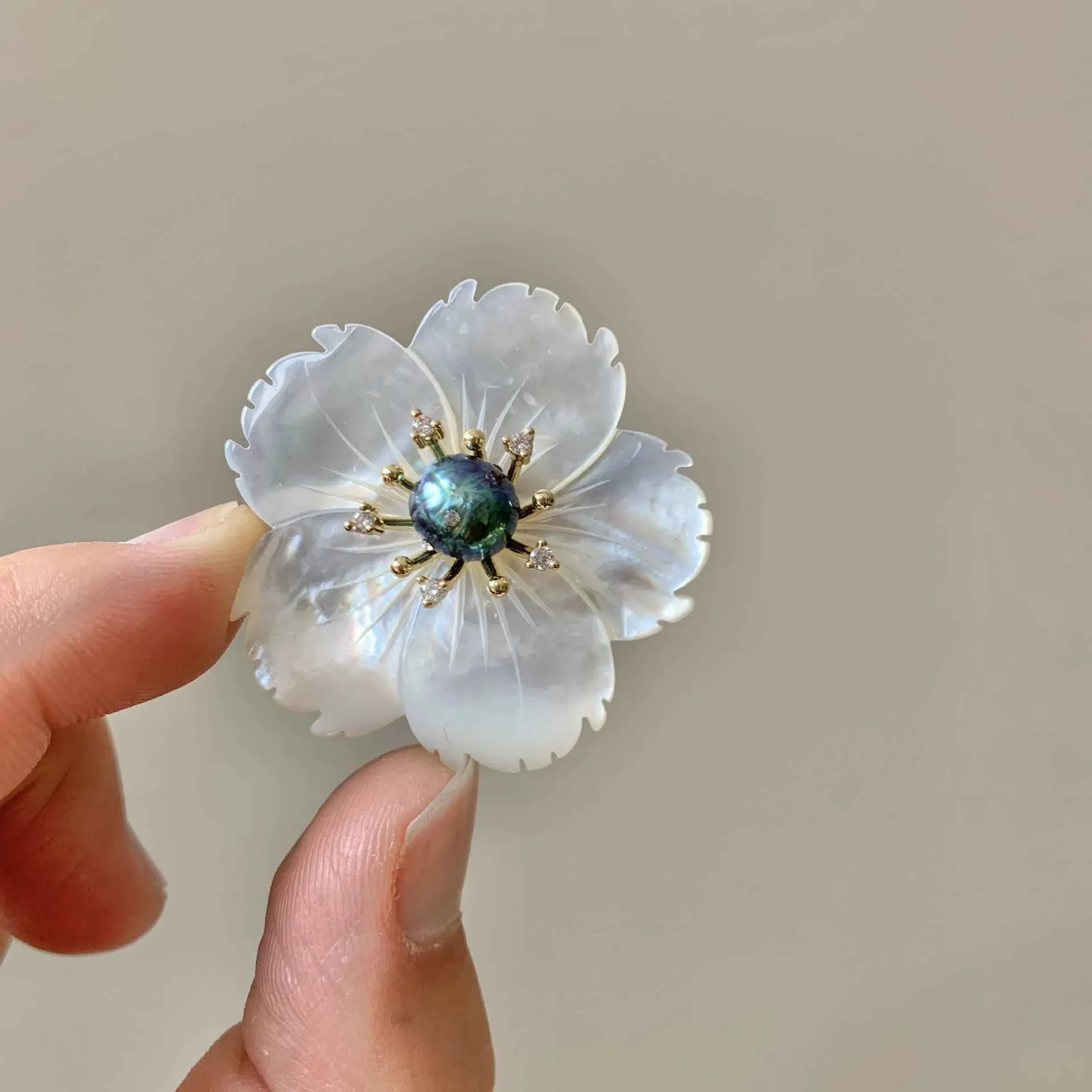 Natural Shell Flower Rhinestone Baroque Pearl Brooch Pin