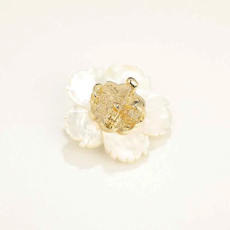 Natural Shell Flower Rhinestone Baroque Pearl Brooch Pin
