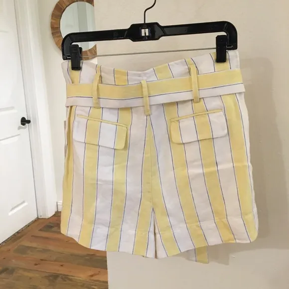 NEW FRAME Shorts