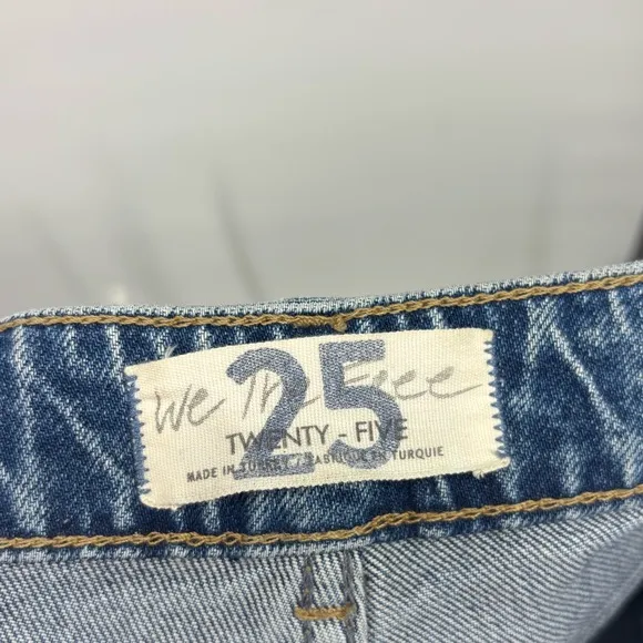 NWOT Free People Women’s Mid Rise Button Fly Tapered Straight Leg Jeans Blue 25