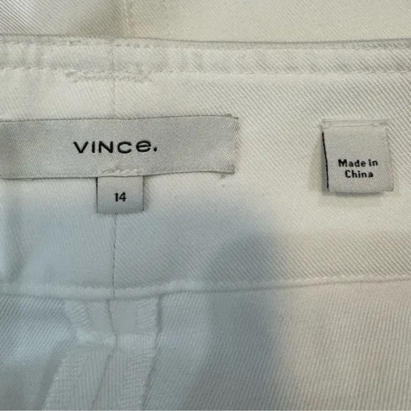 NWOT- VINCE $275 White Pleated Linen Blend Belted HighRise Shorts, Size 14
