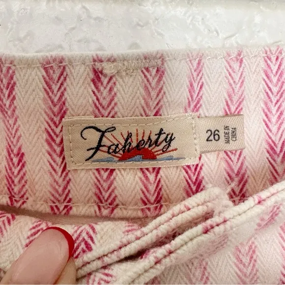 NWT Faherty Pink Stripe Denim Topsail shorts Size 26