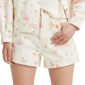NWT Levi's High Rise Relaxed Mom Cream Denim Jean Shorts Space Doodle