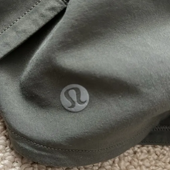NWT Lululemon Speed Up High Rise Shorts 4T