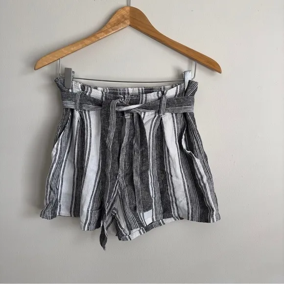 NWT Mauby Stony Black White Stripe Linen Pleated Belted Shorts - Small