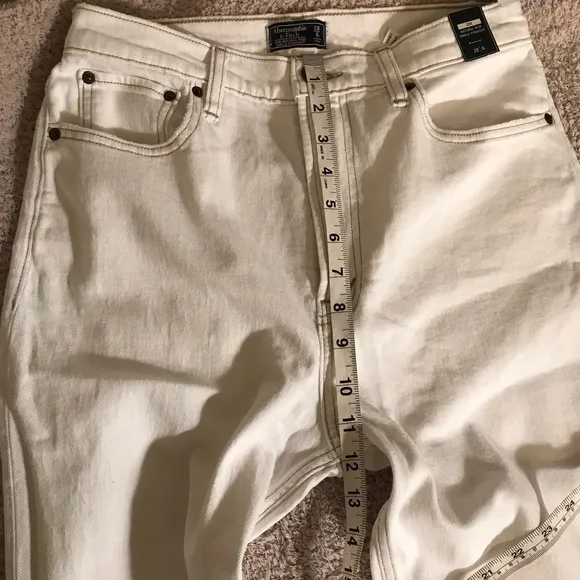 NWT White High Rise Zoe Straight Jeans, size 28/6 Long