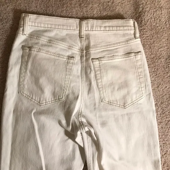 NWT White High Rise Zoe Straight Jeans, size 28/6 Long