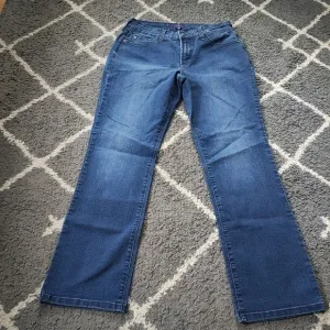 NYDJ Jeans Size 10P Petite Straight Leg Lift Tuck Technology