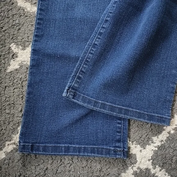 NYDJ Jeans Size 10P Petite Straight Leg Lift Tuck Technology