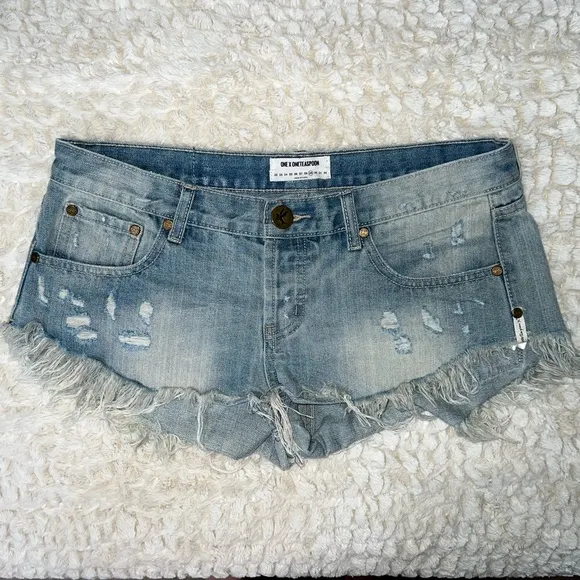 ONE by ONE TEASPOON “Bonitas” Distressed Denim Shorts 29