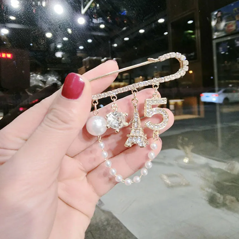 Pearl 5 Eiffel Tower Chain Brooch