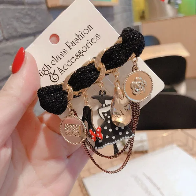Pearl 5 Eiffel Tower Chain Brooch