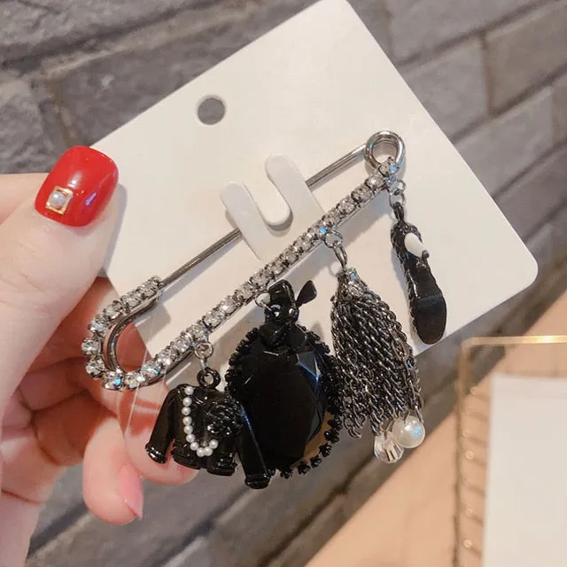 Pearl 5 Eiffel Tower Chain Brooch