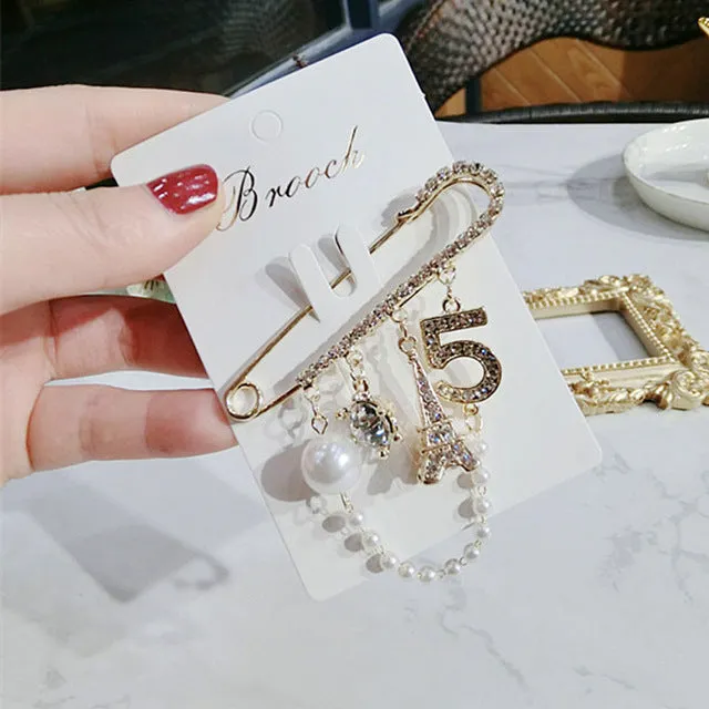 Pearl 5 Eiffel Tower Chain Brooch