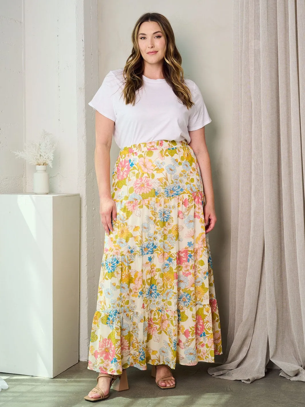 PLUS SIZE TIERED FLORAL MAXI SKIRT