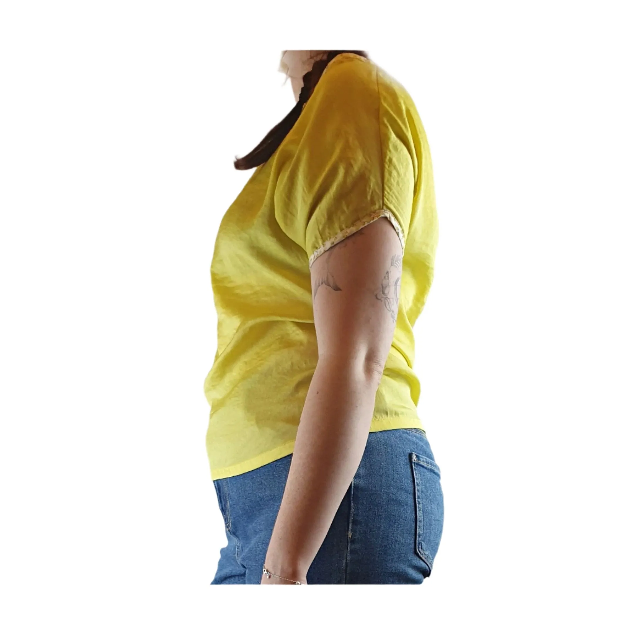 Queen yellow silky feel top with a pretty floral print detail size M (best fits size 12)