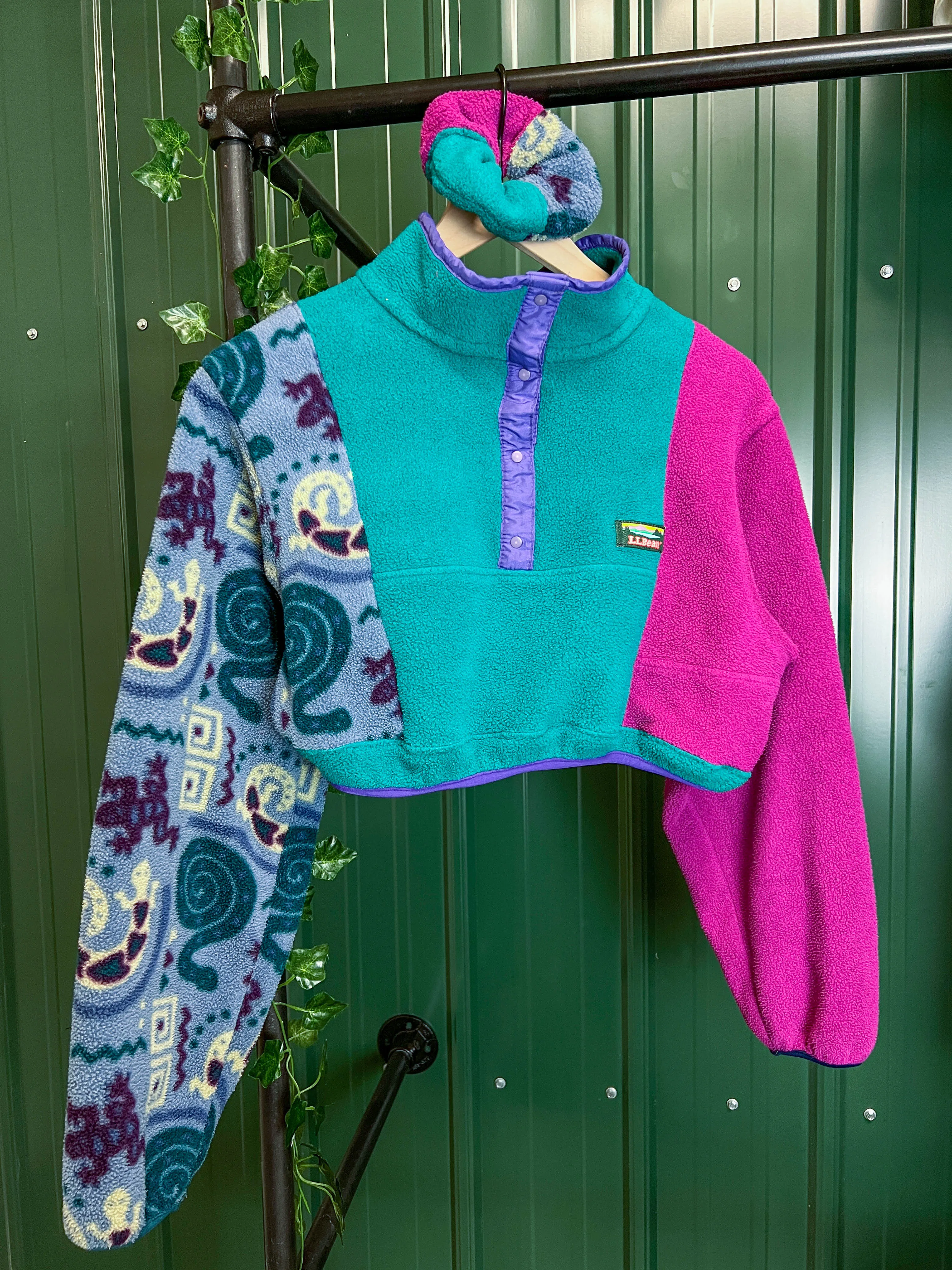 "1 of 1" Mixed Berry LL Bean Fleece Crop (S/M)