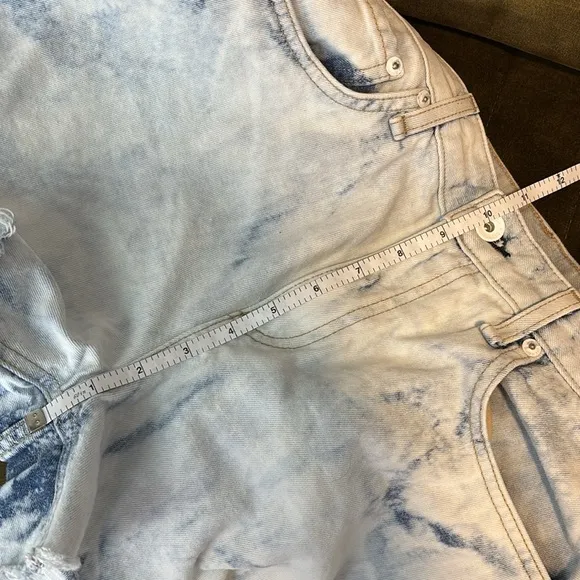 Rag &amp; Bone acid washed Dre low rise denim shorts size 28