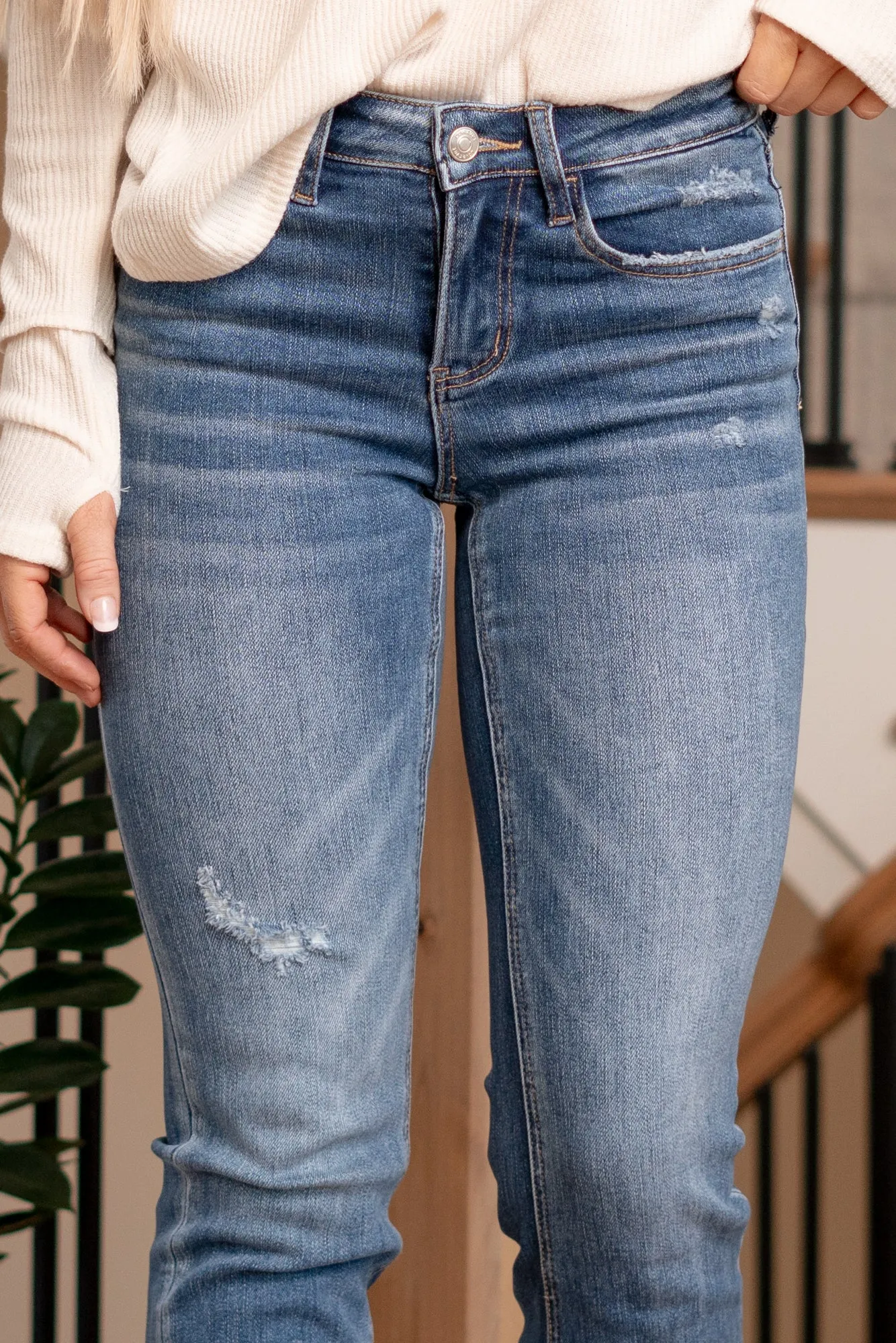 Readable Mid Rise Crop Slim Straight
