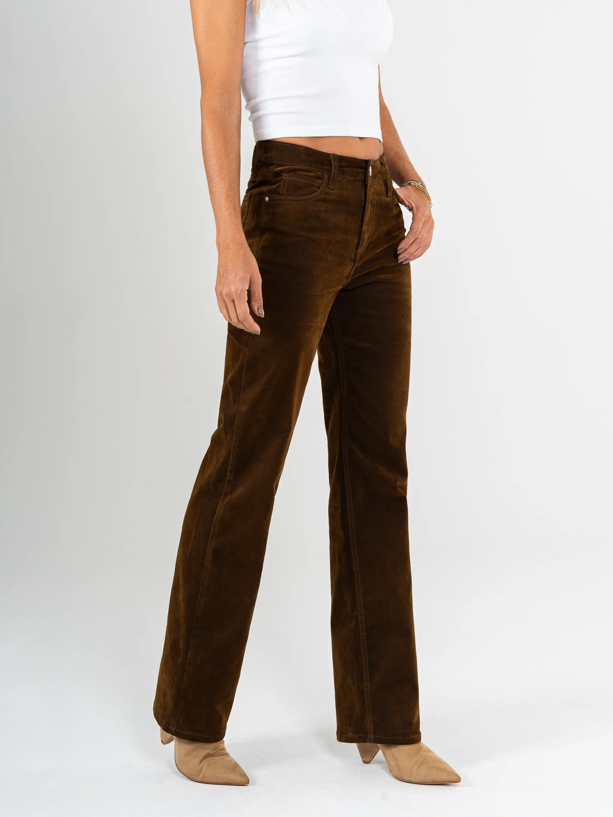 Ref: 065597 Jean straight leg, confort, denim velvet, acabado terciopelo, tiro alto, tono cafe
