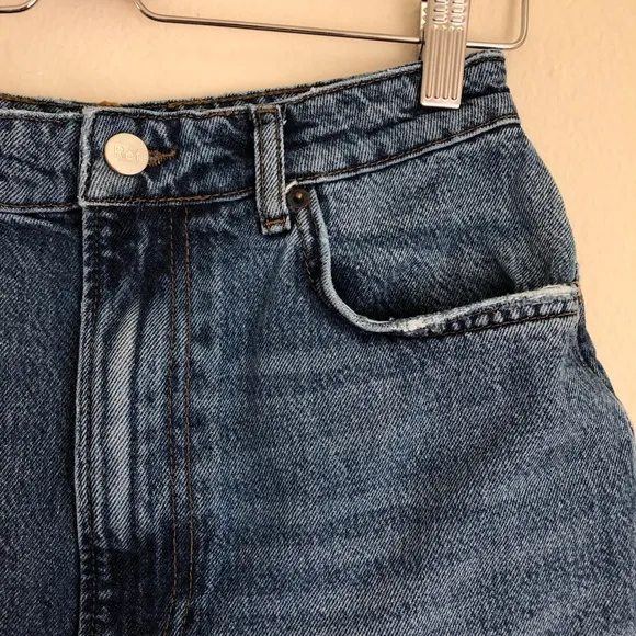 Reformation High Rise Jean Cut Off Shorts Raw Hem Sydney Wash‎ Size 29