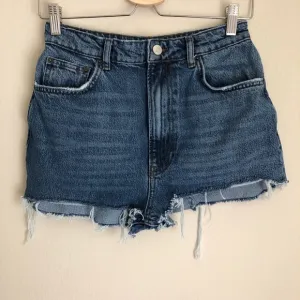Reformation High Rise Jean Cut Off Shorts Raw Hem Sydney Wash‎ Size 29