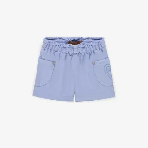 Short en denim coloré bleu pâle, bébé || Pale blue colored denim shorts, baby