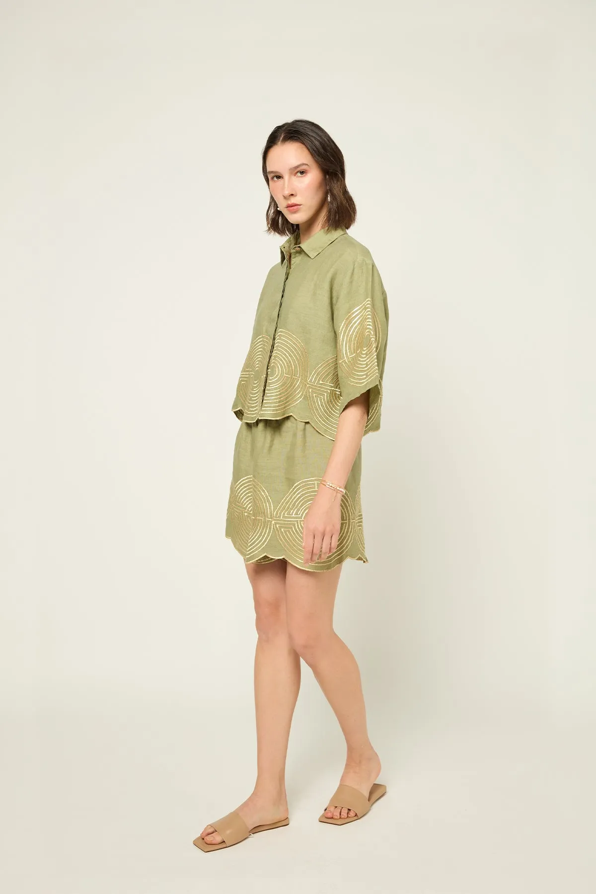 SHORTS LABYRINTH - TEA GOLD