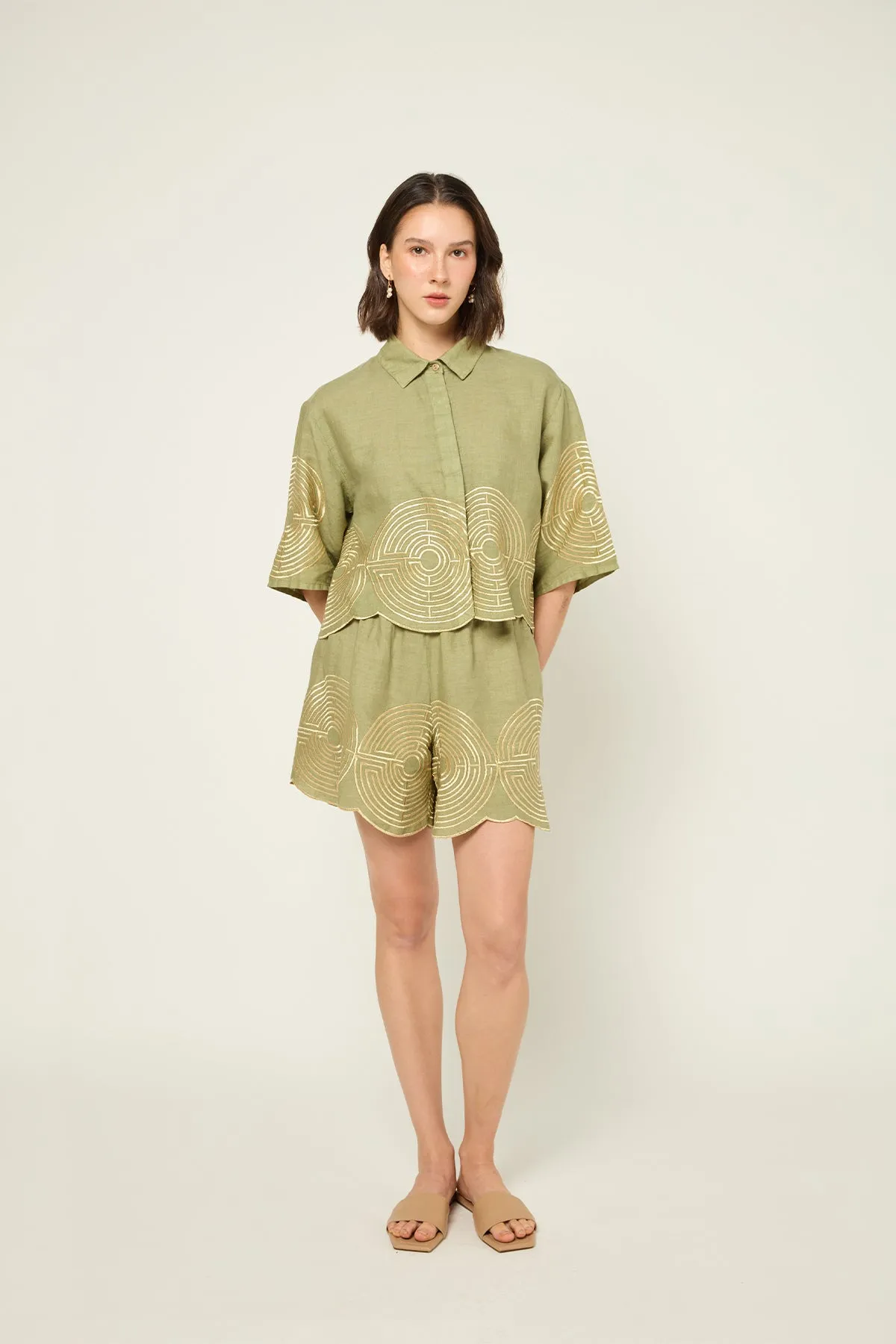 SHORTS LABYRINTH - TEA GOLD