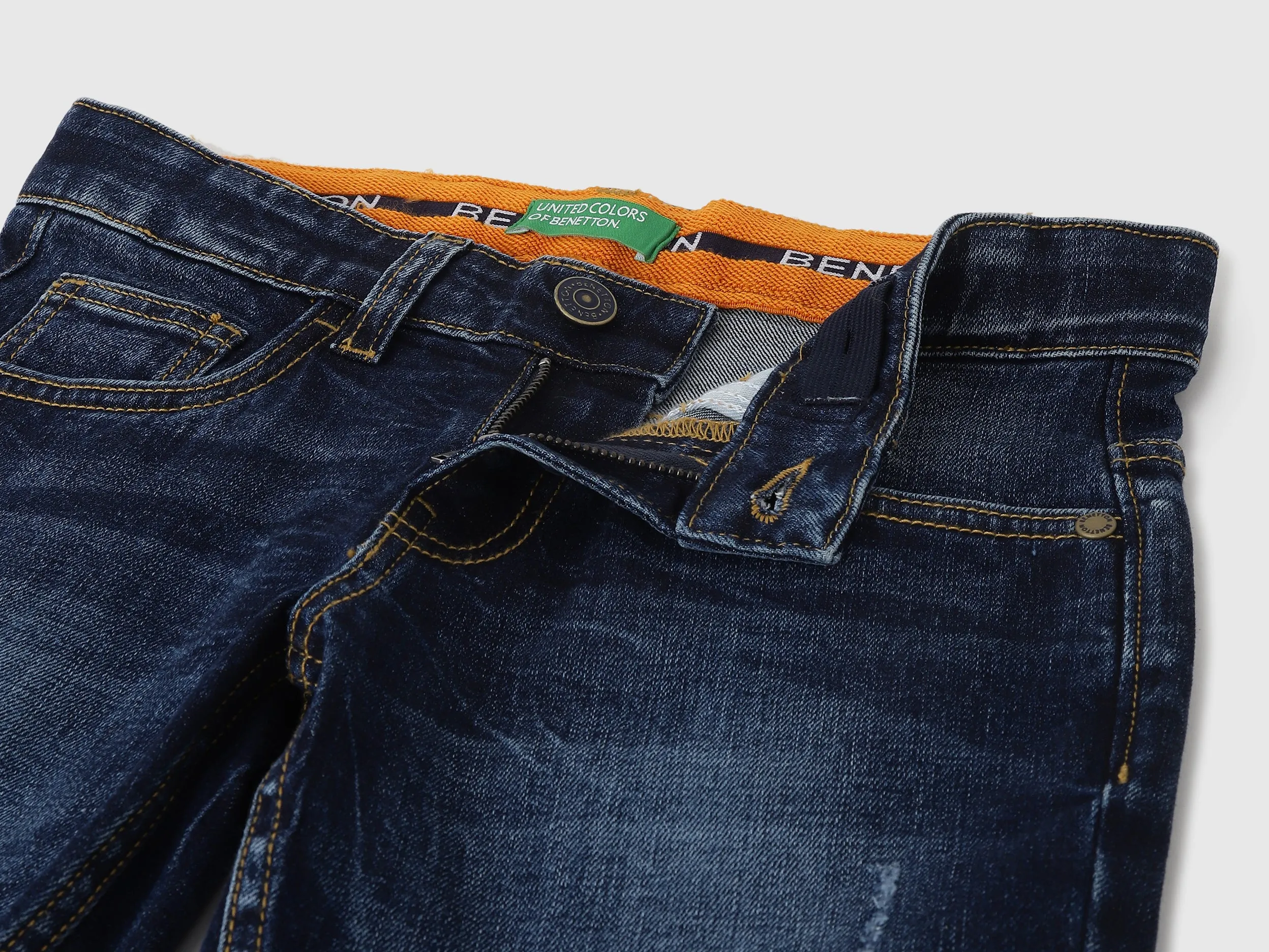 Solid Pattern Slim Fit Jeans