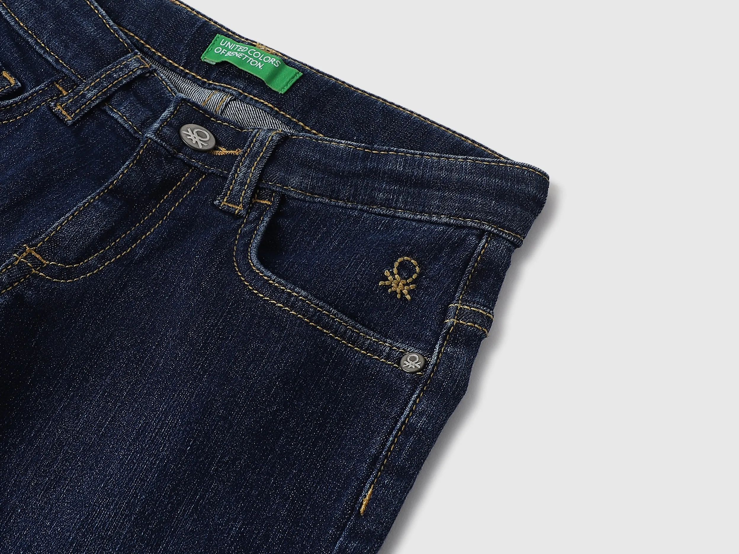 Solid Slim Fit Jeans