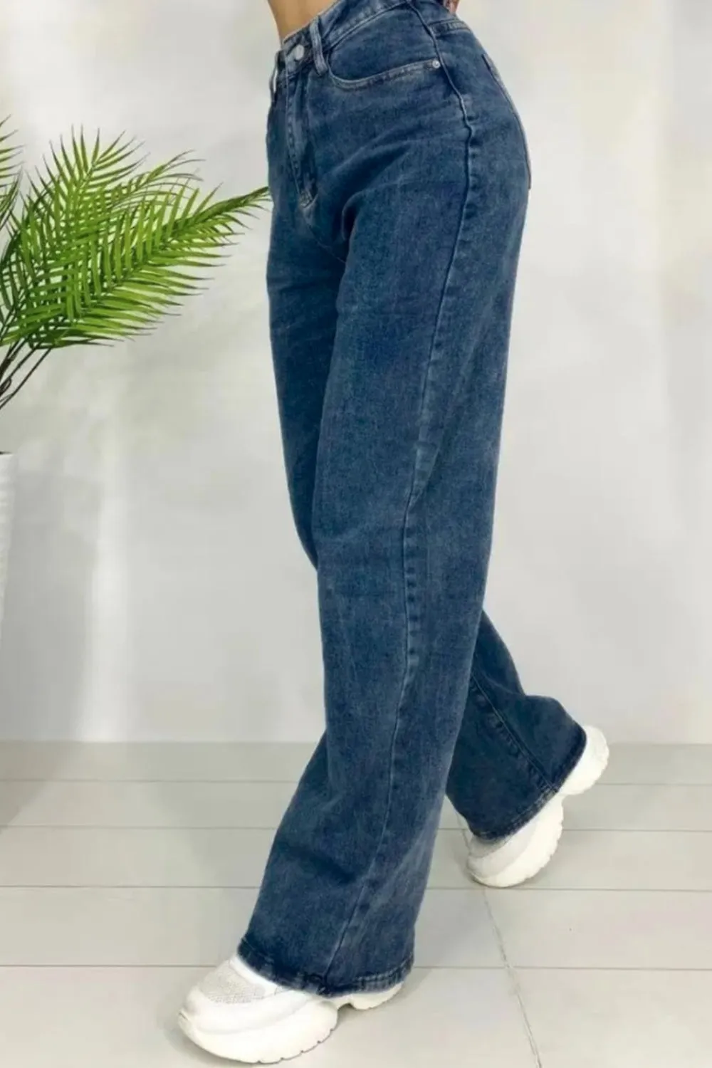 Stretchable Skyline Straight Leg Denim