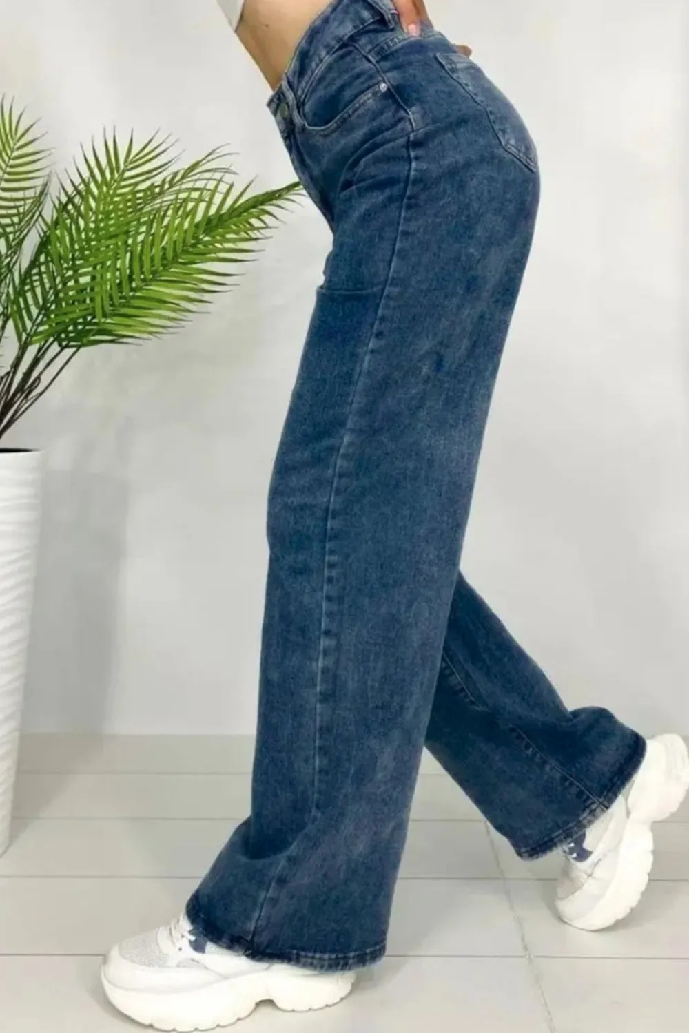 Stretchable Skyline Straight Leg Denim