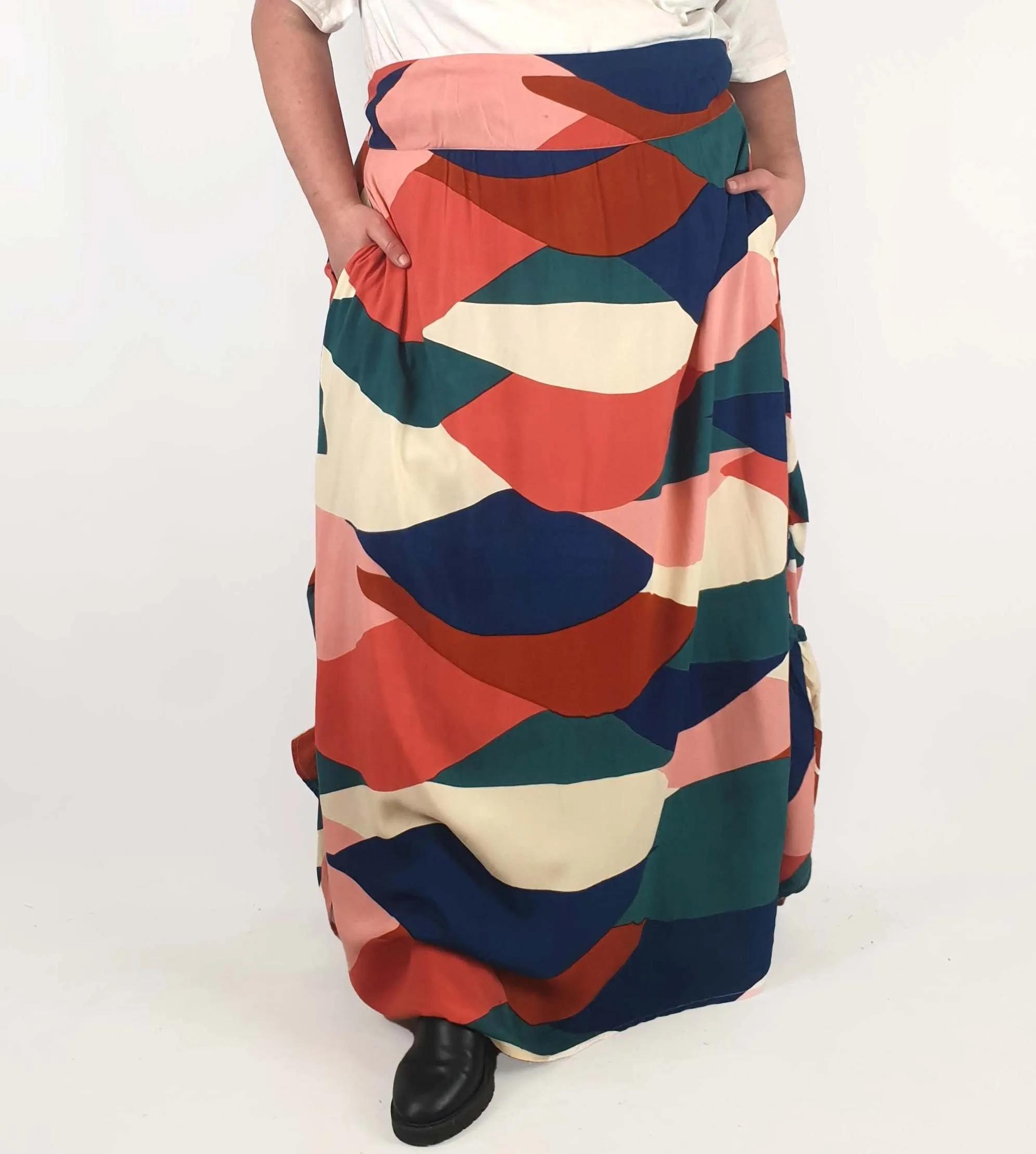 That Bird Label colourful maxi skirt size 22