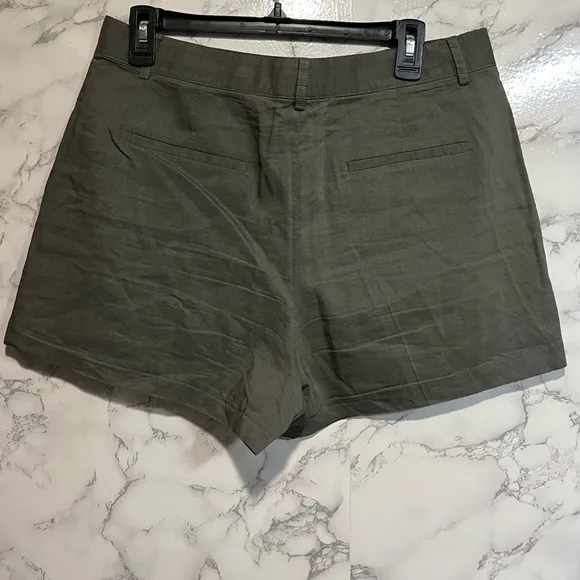 Theory Linen Blend Shorts Green Size 10