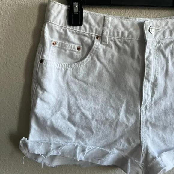 Topshop Women's Mom High Rise White Denim Shorts Size 12