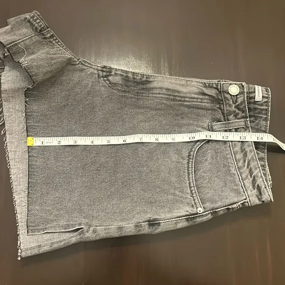 WEWOREWHAT THE BOYFRIEND SHORT RIGID DENIM
