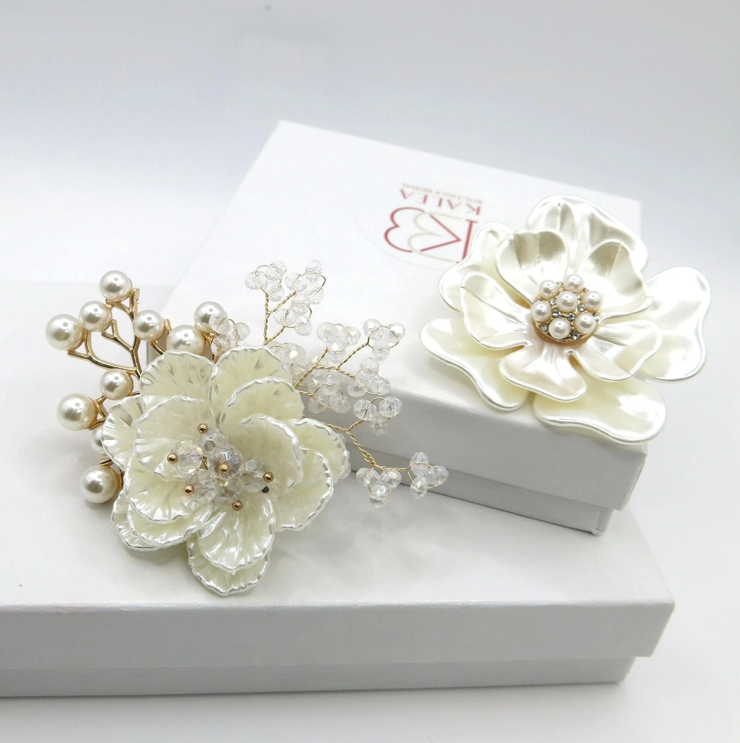 White Abalone Flower Bridal Pearl Brooch, Wedding Mother of Bride Brooch, Bridesmaid Floral Brooch Jewelry