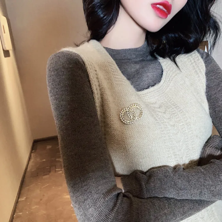 XSB032 - Double Ring Pearl Brooch