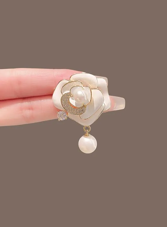 XSB137 - Camellia pearl brooch