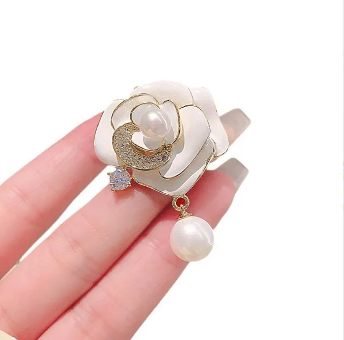 XSB137 - Camellia pearl brooch