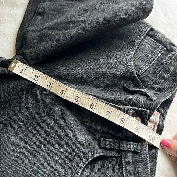 Y2K • Vintage 90s Guess Black Jeans shorts • 80s