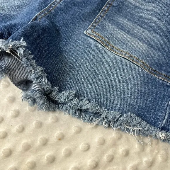 Ymi 𝅺ymi solid HighWaisted Denim Shorts with a distressed hem!