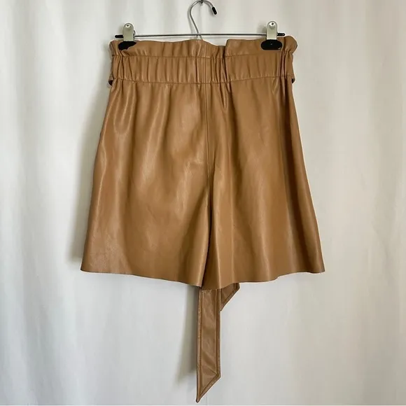 Zara Women's Faux Leather High Waisted Paperbag Shorts in Latte Brown Color sz M